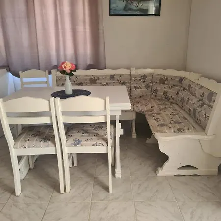 Διαμέρισμα Triton