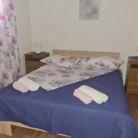 Triton Διαμέρισμα *