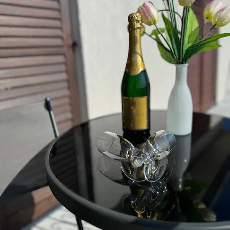 Triton Διαμέρισμα *