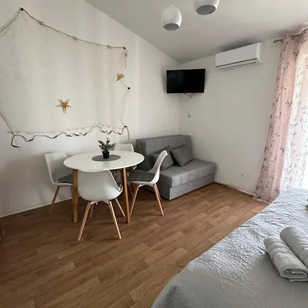 Daire Triton Rogoznica (Sibenik-Knin)